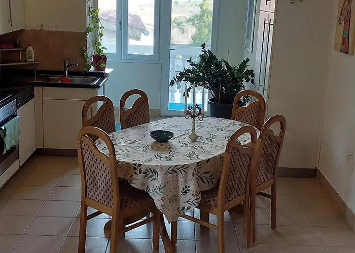 Monika Apartman Donji Karin